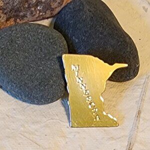 Avon State of States Pin Minnesota
